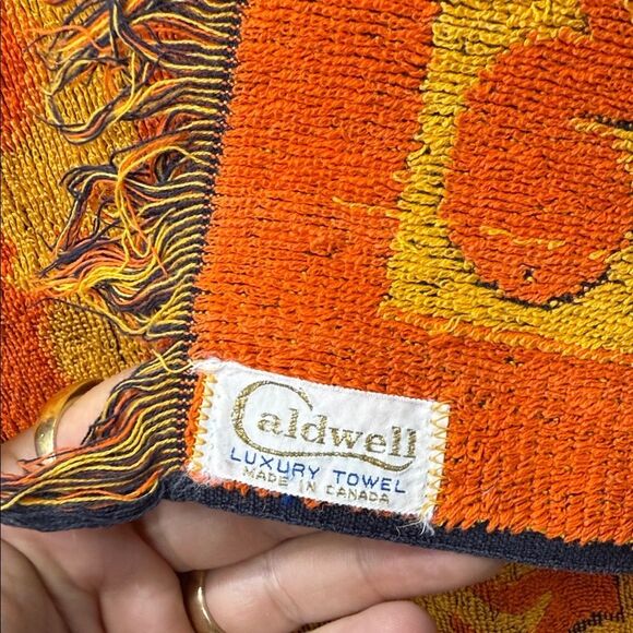 Vintage Caldwell Luxury Towel Floral Orange Bath Towel - Picture 3 of 3